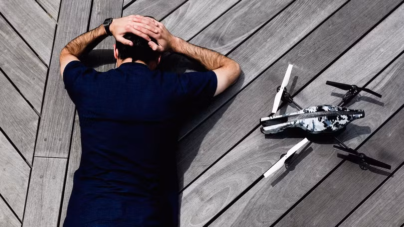 Li Zhanbin đã bị DJI sa thải vào tháng 1/2018. Ảnh minh họa: Vice