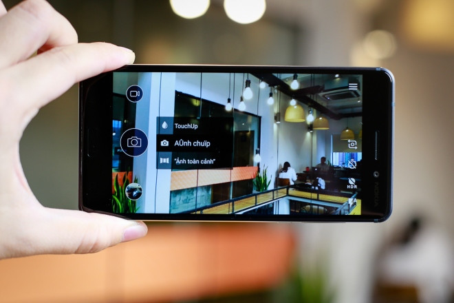 'Mở hộp' Nokia 6 đầu tiên về Việt Nam