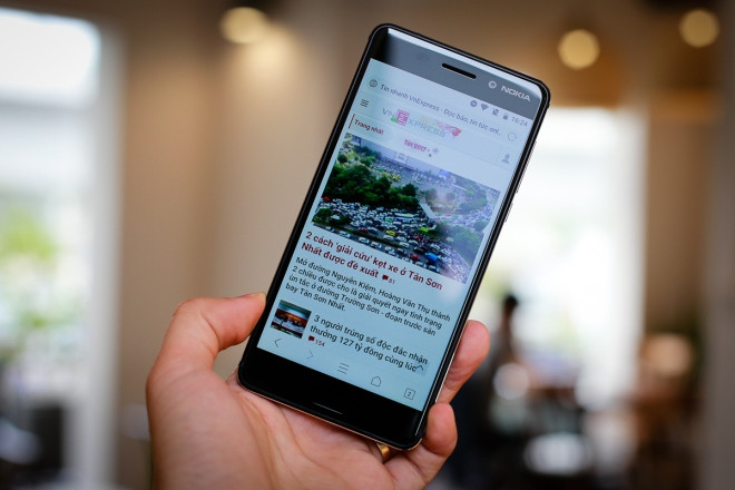 'Mở hộp' Nokia 6 đầu tiên về Việt Nam