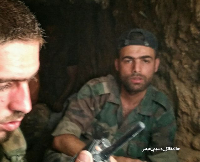 Phiến quân nã tên lửa TOW Mỹ phá hủy pháo tự hành quân Assad (video) ảnh 18