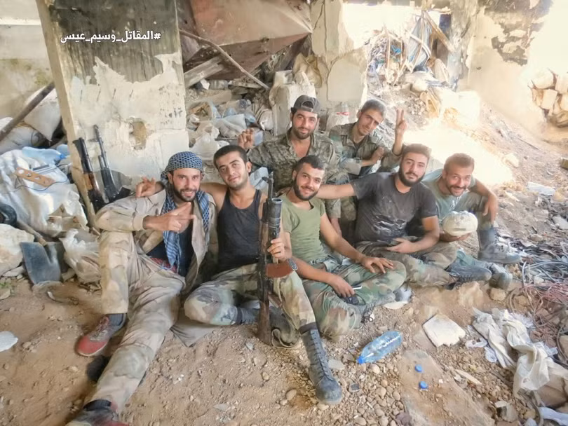 Quân đội Syria tấn công sào huyệt thánh chiến ngoại vi Damascus ảnh 8