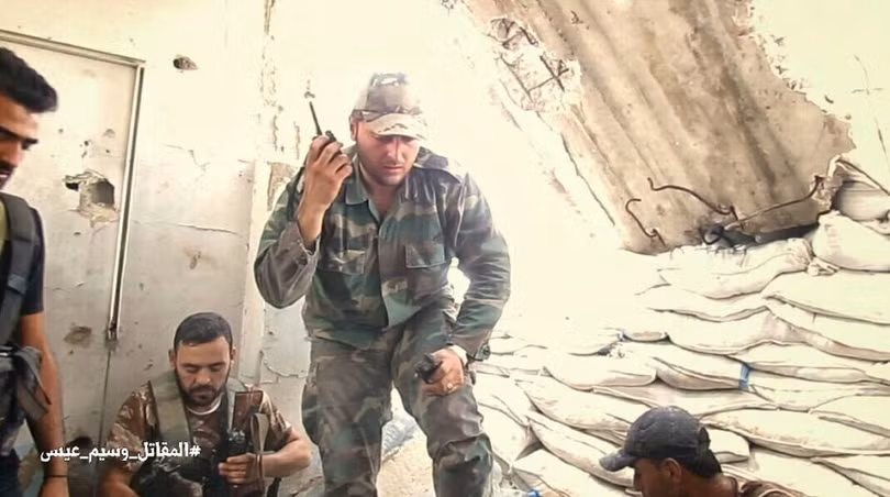 Tên lửa, thiết giáp Syria vào trận tấn công phiến quân cố thủ ven Damascus (video) ảnh 4