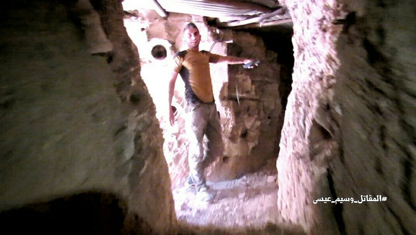 Tên lửa, thiết giáp Syria vào trận tấn công phiến quân cố thủ ven Damascus (video) ảnh 7