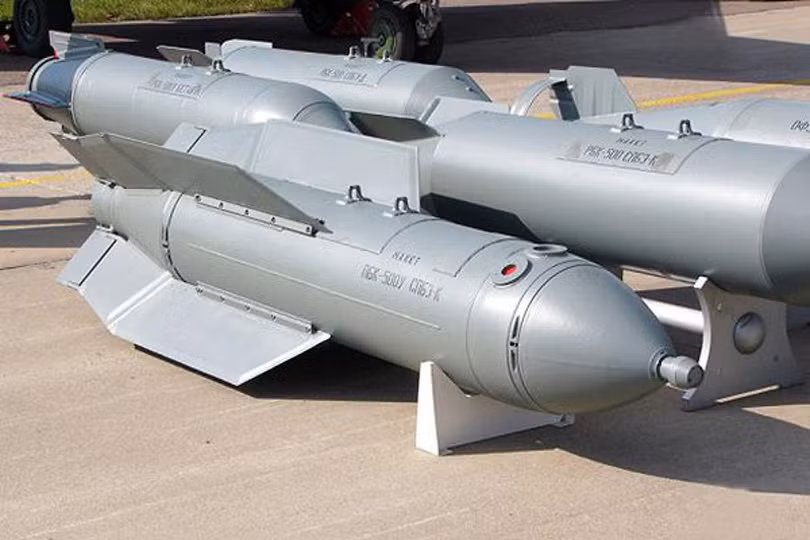 Không quân Nga "thổi bay" đoàn xe IS bằng bom thông minh (video) ảnh 1