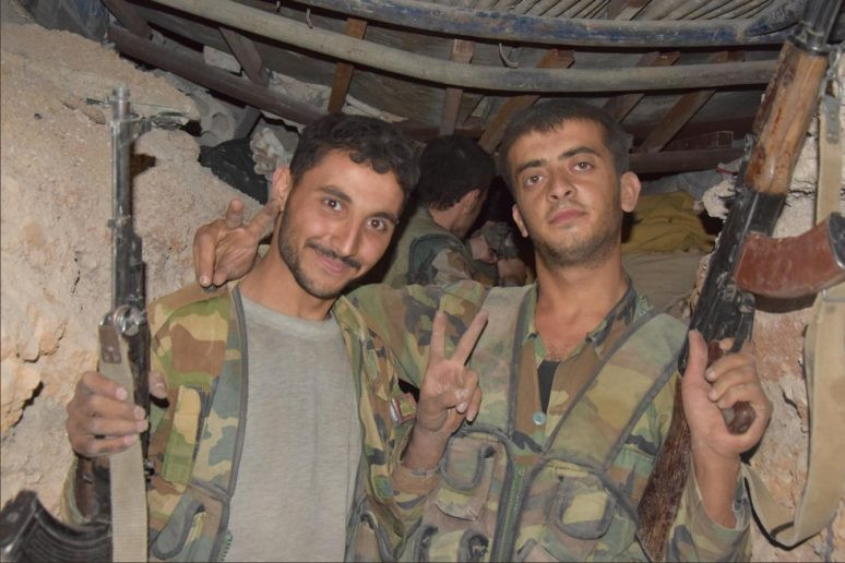 Khốc liệt cuộc chiến đường hầm ngoại ô Damascus, Syria (video) ảnh 9