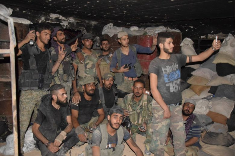 Khốc liệt cuộc chiến đường hầm ngoại ô Damascus, Syria (video) ảnh 7