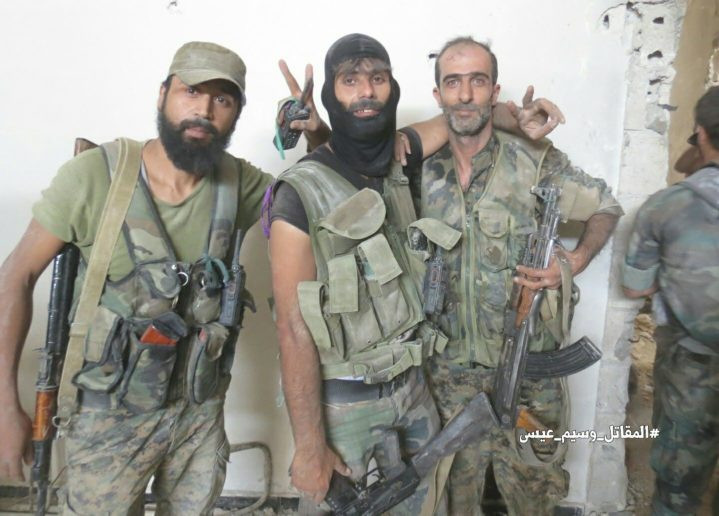 Phiến quân nã tên lửa TOW Mỹ phá hủy pháo tự hành quân Assad (video) ảnh 9