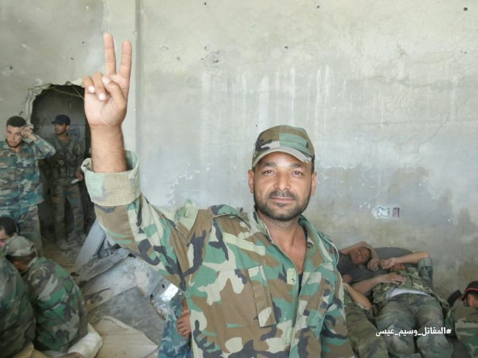 Phiến quân nã tên lửa TOW Mỹ phá hủy pháo tự hành quân Assad (video) ảnh 19