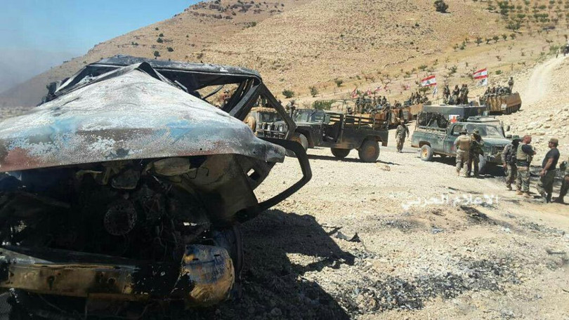 IS đầu hàng di tản về Deir Ezzor, trận chiến cuối cùng trên biên giới Syria (video) ảnh 5