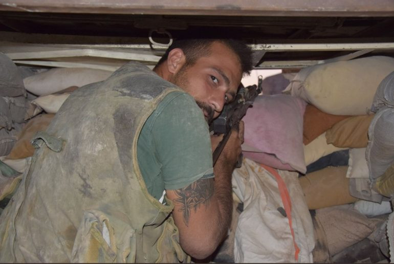 Khốc liệt cuộc chiến đường hầm ngoại ô Damascus, Syria (video) ảnh 10