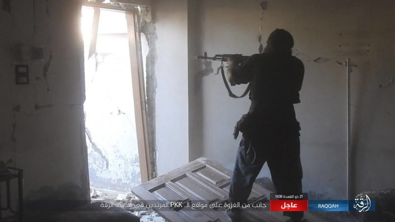 Chiến sự Raqqa: IS phản kích, 20 chiến binh SDF thiệt mạng (video) ảnh 5