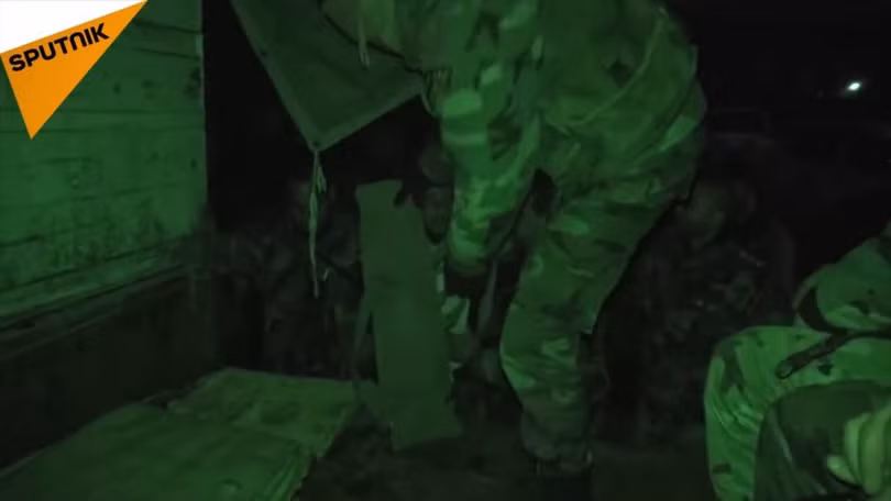 Quân đội Syria pháo kích vào lực lượng Hồi giáo cực đoan ở Lattakia, Syria. Ảnh minh họa video