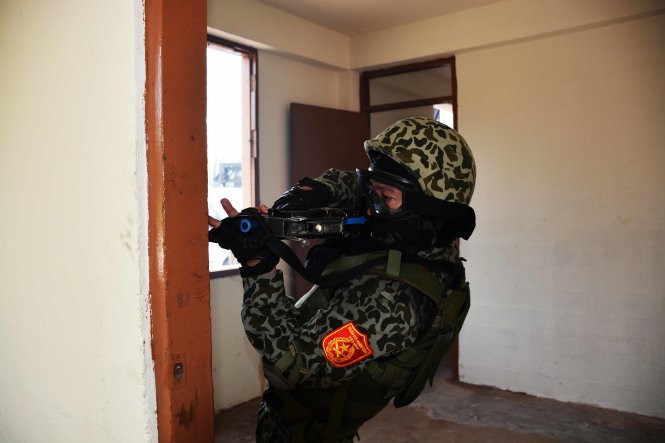 Động tác điêu luyện của một chiến đấu viên