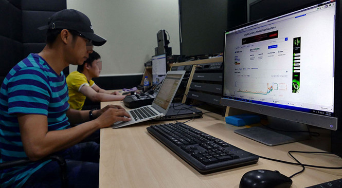 Giới đầu cơ vào tiền ảo đa số là giới trẻ ẢNH: ĐÀO NGỌC THẠCH