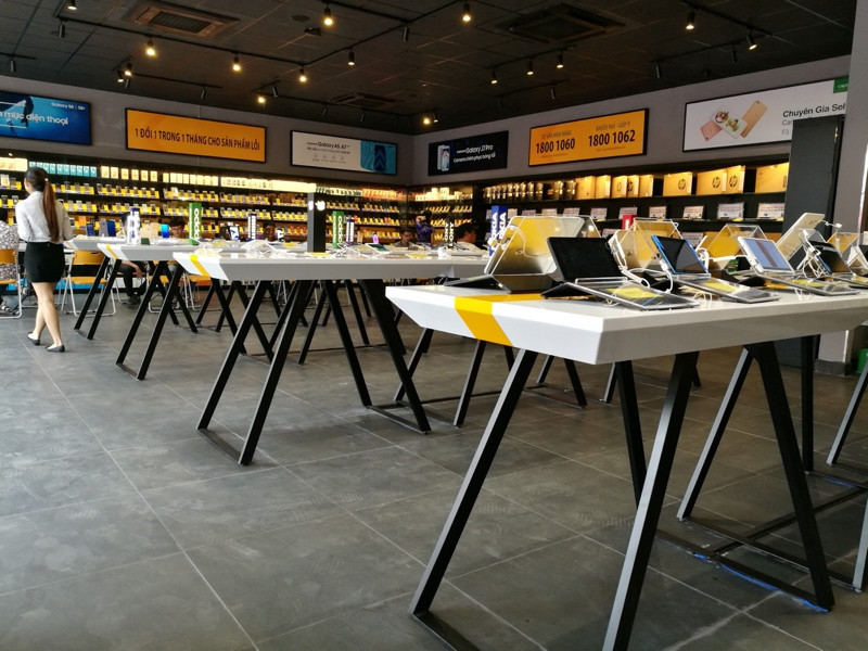 Bên trong cửa hàng mới toanh của Thế Giới Di Động: Đẹp, sang, ít nhân viên ảnh 1 Bên trong cửa hàng mới toanh của Thế Giới Di Động: Đẹp, sang, ít nhân viên ảnh 1