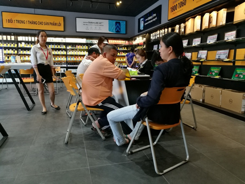 Bên trong cửa hàng mới toanh của Thế Giới Di Động: Đẹp, sang, ít nhân viên ảnh 3 Bên trong cửa hàng mới toanh của Thế Giới Di Động: Đẹp, sang, ít nhân viên ảnh 3