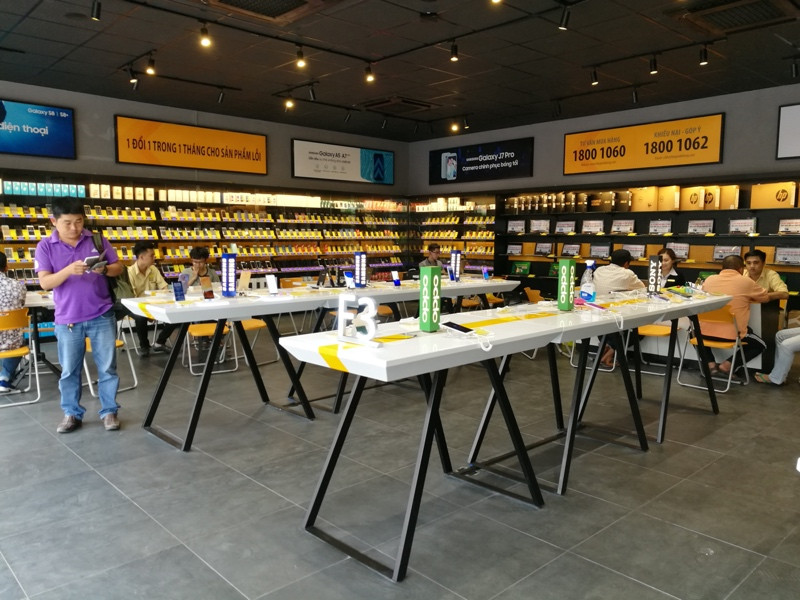 Bên trong cửa hàng mới toanh của Thế Giới Di Động: Đẹp, sang, ít nhân viên ảnh 2 Bên trong cửa hàng mới toanh của Thế Giới Di Động: Đẹp, sang, ít nhân viên ảnh 2