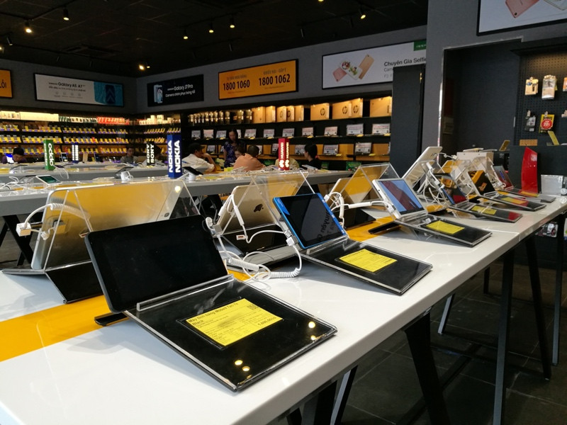Bên trong cửa hàng mới toanh của Thế Giới Di Động: Đẹp, sang, ít nhân viên ảnh 4 Bên trong cửa hàng mới toanh của Thế Giới Di Động: Đẹp, sang, ít nhân viên ảnh 4