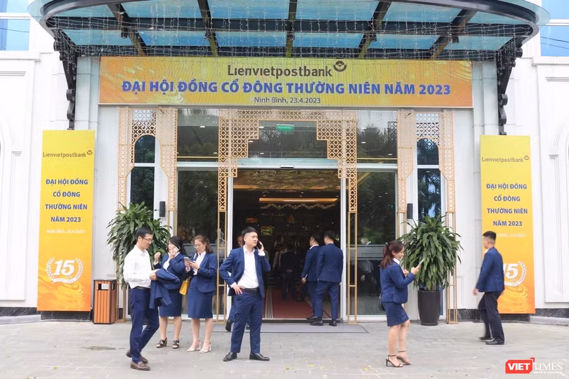 AGM 2023 LienVietPostBank: Chốt đổi tên LPBank, tự tin lãi 6.000 tỉ đồng ảnh 4 AGM 2023 LienVietPostBank: Chốt đổi tên LPBank, tự tin lãi 6.000 tỉ đồng ảnh 4
