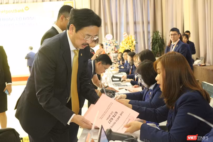 AGM 2023 LienVietPostBank: Chốt đổi tên LPBank, tự tin lãi 6.000 tỉ đồng ảnh 7 AGM 2023 LienVietPostBank: Chốt đổi tên LPBank, tự tin lãi 6.000 tỉ đồng ảnh 7