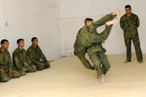 Đặc công Tây Bán cầu - Lực lượng đặc nhiệm Ó đen Cuba ảnh 11 Đặc công Tây Bán cầu - Lực lượng đặc nhiệm Ó đen Cuba ảnh 11