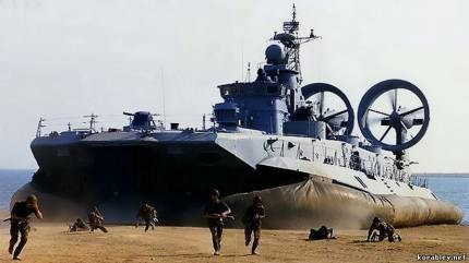 Lướt trên sóng đại dương - tàu đổ bộ đệm khí Bò rừng “Zubr” ảnh 7 Lướt trên sóng đại dương - tàu đổ bộ đệm khí Bò rừng “Zubr” ảnh 7