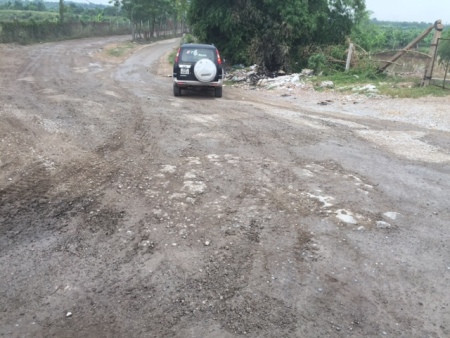 Hà Nội: Phá đê mở đường xe quá tải lưu thông ảnh 2