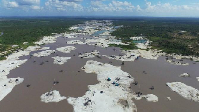 Bên trong mỏ khai thác thiếc lậu lớn nhất thế giới ảnh 1 Bên trong mỏ khai thác thiếc lậu lớn nhất thế giới ảnh 1