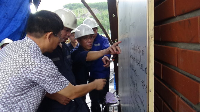 Công ty than Hòn Gai và các đơn vị bàn phương án cứu hộ