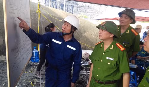 Dốc toàn lực tìm người mất tích vụ tai nạn lò than ảnh 6