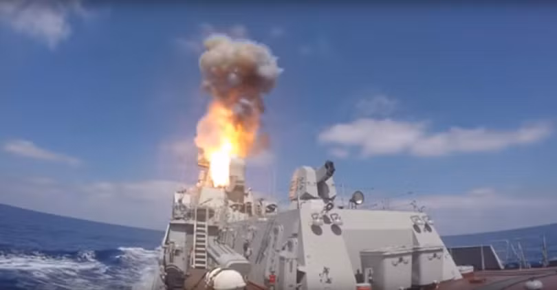 Phóng tên lửa hành trình trên Địa Trung Hải.