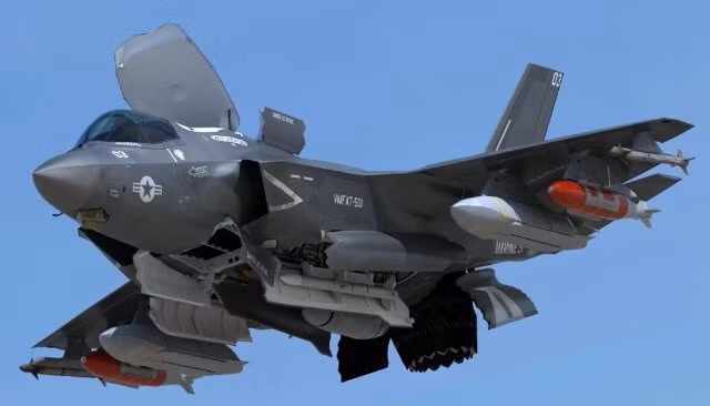 Cận cảnh "lò ấp" siêu tiêm kích F-35 ảnh 1