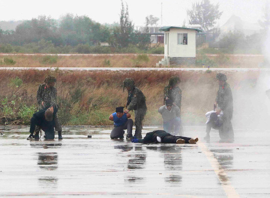 Đặc công Việt Nam diệt khủng bố giải cứu máy bay bị cướp ảnh 3