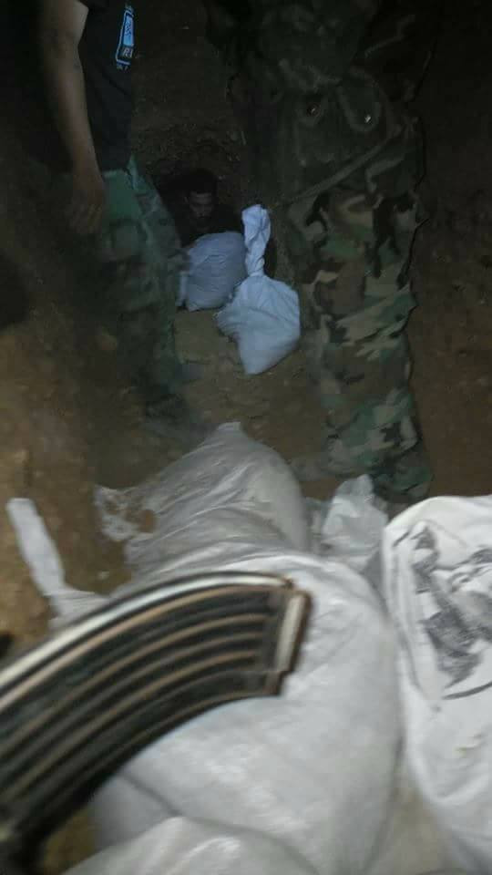 Quân đội Syria tung UAV tấn công phe thánh chiến ven Damascus ảnh 4