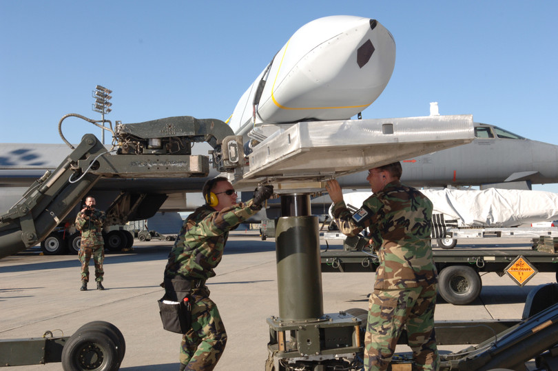 Tên lửa LRASM của Mỹ