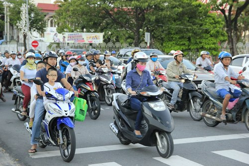 Bí thư trẻ liên tục “vi hành“: Đà Nẵng tắt đèn giao thông, CSGT tổng lực ra quân ảnh 3