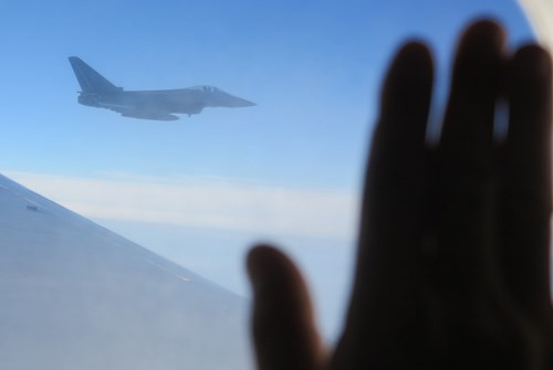 Máy bay chiến đấu hộ tống đoàn Chủ tịch nước Trương Tấn Sang thăm Đức ảnh 1