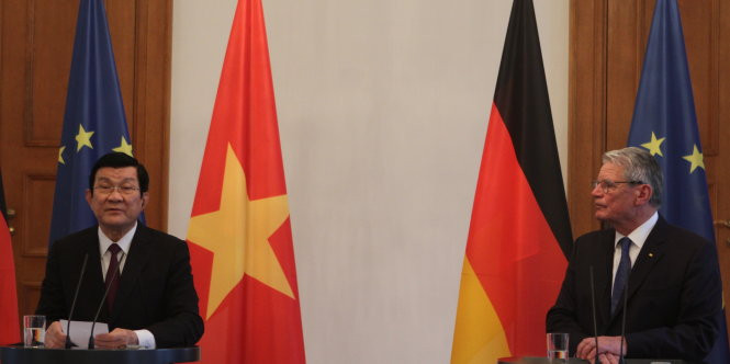 Chủ tịch nước Trương Tấn Sang và Tổng thống Đức gặp gỡ báo chí ngày 28-11 - Ảnh V.V.Thành