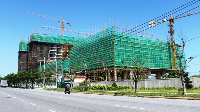 Khách sạn JW Marriott nằm ở “khu vực nhạy cảm” sát biển và gần sân bay Nước Mặn - Ảnh: Hoàng Sơn