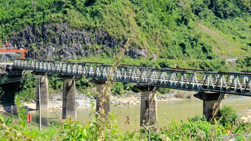 Trụ sở khang trang của huyện nghèo đòi xây trung tâm hành chinh 100 tỉ ảnh 4