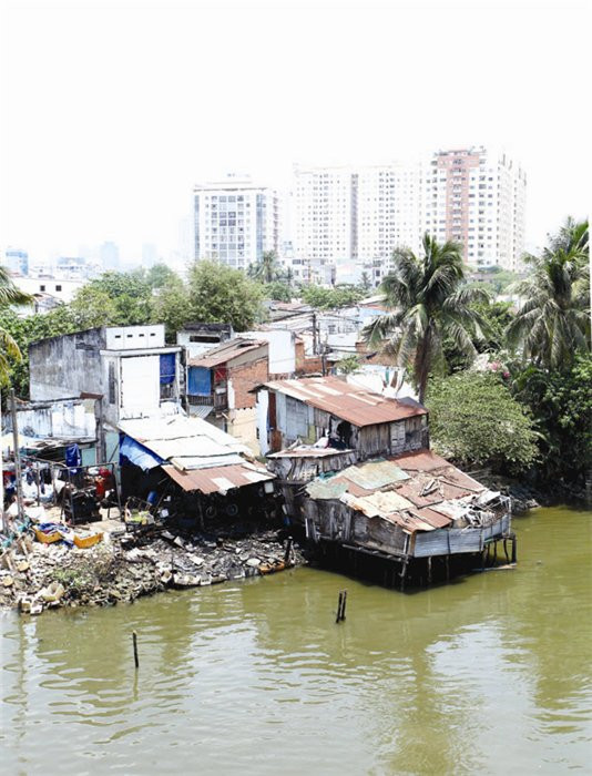 Khoảng cách giàu - nghèo ở Việt Nam đang tăng lên, tốc độ tăng không kém so với việc giảm nghèo. Ảnh: Minh Khuê