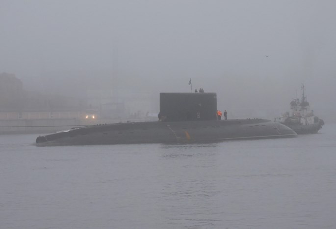 Ảnh mới hai tàu ngầm Kilo “hố đen” Việt Nam sắp tiếp nhận tại St. Petersburg ảnh 2