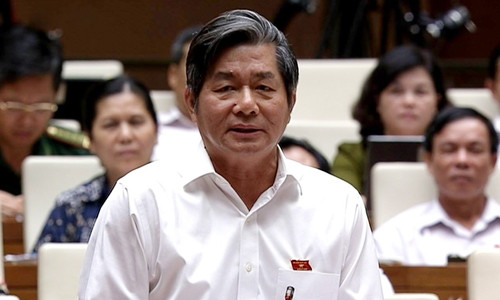 Bộ trưởng Bùi Quang Vinh luônphát biểu thẳng thắn trong các cuộc họp. Bộ trưởng Bùi Quang Vinh luônphát biểu thẳng thắn trong các cuộc họp.