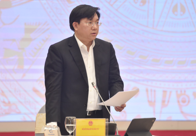 Ông Trần Duy Đông - Thứ trưởng Bộ KH&amp;ĐT phát biểu tại cuộc họp báo (Ảnh: VGP)