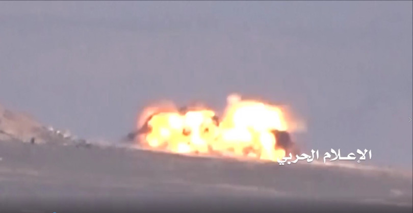 Lực lượng Houthi sử dụng tên lửa chống tăng phá hủy xe tăng của Ả rập Xê út - ảnh video truyền thông Houthi