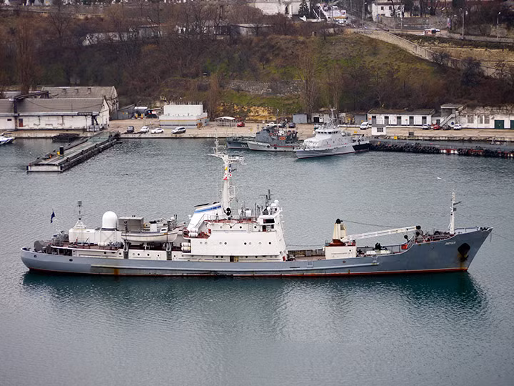 Tàu trinh sát điện tử hạng nhẹ Liman thuộc hạm đội Biển Đen