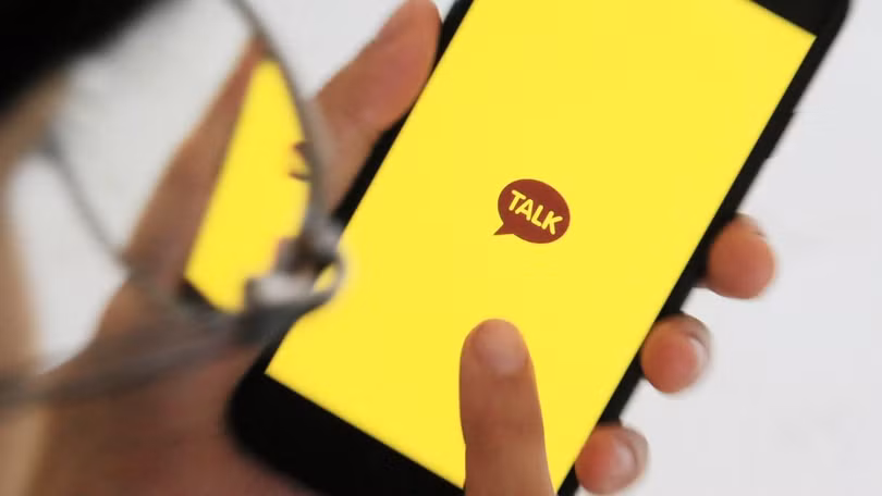 Khó khăn bủa vây chủ sở hữu siêu ứng dụng KakaoTalk của Hàn Quốc