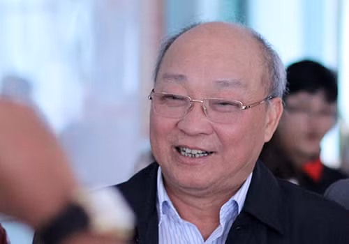 Ông Nguyễn Quốc Triệu cho biết sáng nay ông Thanh đã tỉnh táo, ăn uống tốt. Ảnh: Nguyễn Đông.