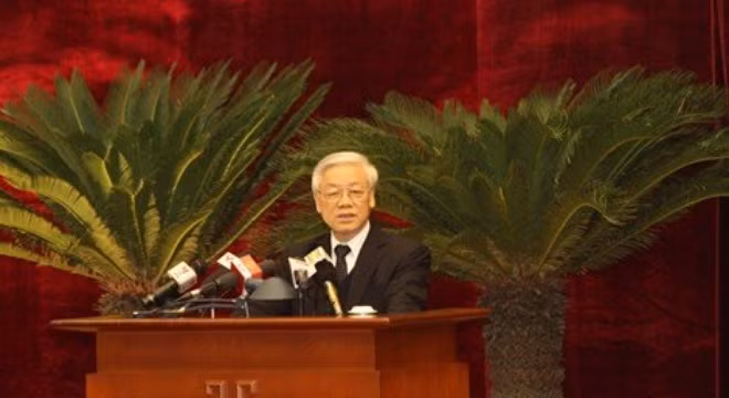 Tổng bí thư Nguyễn Phú Trọng: Hội nghị hãy thảo luận để khẳng định sòng phẳng, rõ ràng, nếu có thì ta rút kinh nghiệm, ai chạy, chạy ai, ở đâu, mức độ thế nào, cứ để dân gian nói mà không có thì oan cho anh em. Làm 8-9 việc tốt nhưng một việc có chuyện th