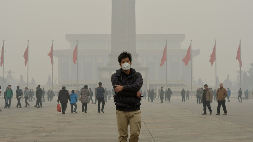 Nghiên cứu công bố năm 2015 cho thấy mỗi ngày tại Trung Quốc có 4.000 người chết do ô nhiễm không khí. Trung bình mỗi năm có 1.6 triệu người Trung Quốc qua đời bởi ô nhiễm không khí, chiếm 17% nguyên nhân tử vong tại quốc gia tỷ dân. Ảnh: CNN Money